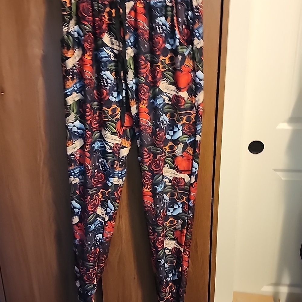 Small Joggers Old School Print SUPER CUTE! - Picture 2 of 4